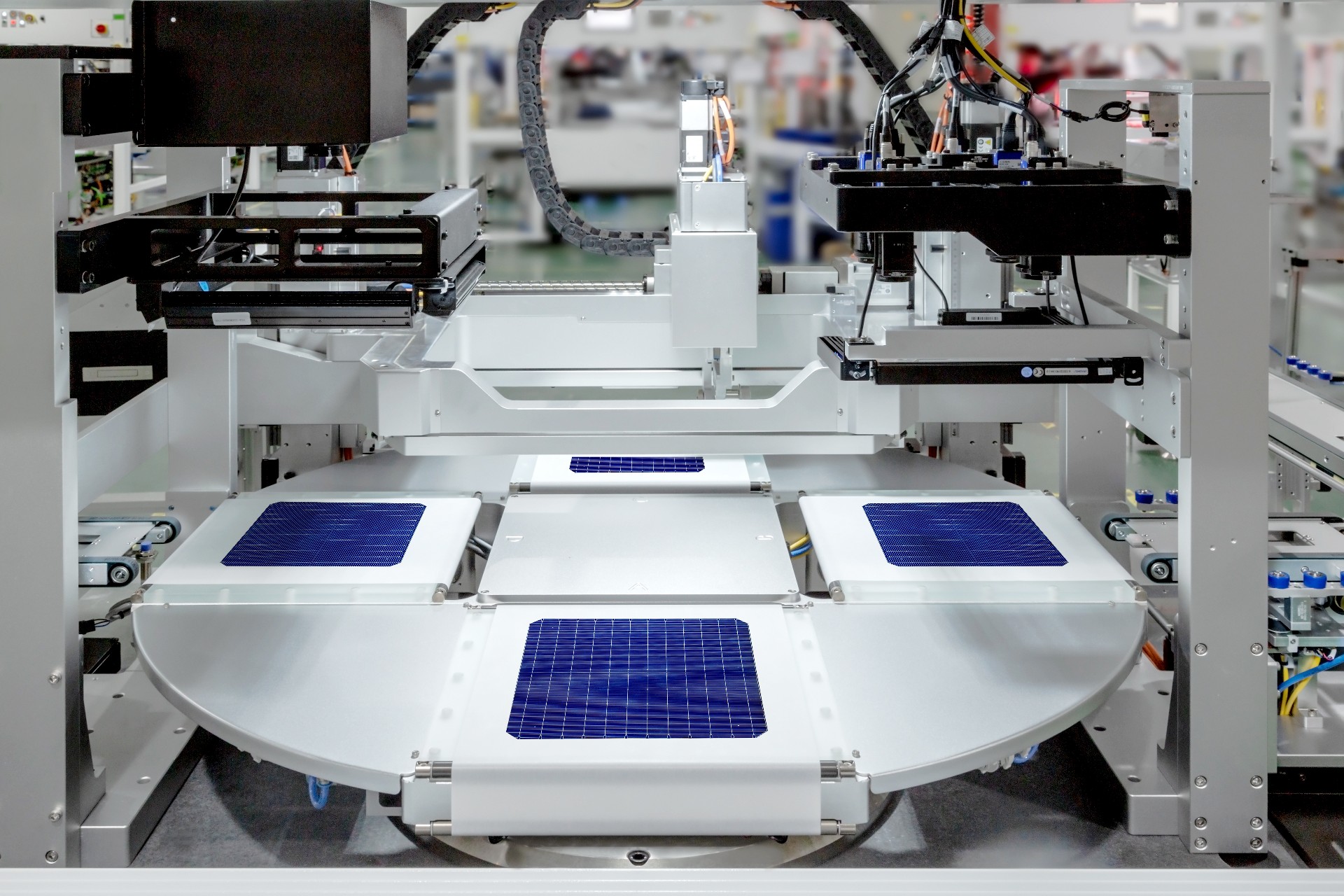 银浆降本新突破，bc贷股份推出全新全开口太阳能电池钢板印刷技术